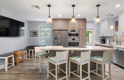 Midtown House | Tropical 3BR Casa Marina Retreat w/Private Pool — Steps to Higgs Beach