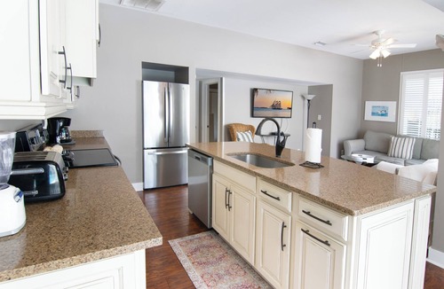 Old Town Cottage | TROPICAL COTTAGE by RENT KEY WEST VACATIONS - Quiet & gated. Pool/Deck/Pet frien