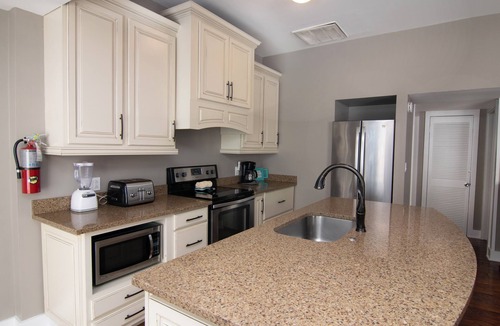 Old Town Cottage | TROPICAL COTTAGE by RENT KEY WEST VACATIONS - Quiet & gated. Pool/Deck/Pet frien