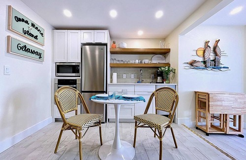 Bradenton Beach Condo | Tropical Crtyd Steps to Beach & Bridge St