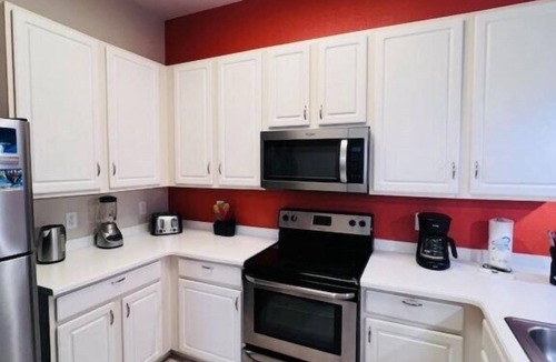 Bahama Bay House | Tropical Lakefront Escape! Pool, Resort Fun & Near Disney