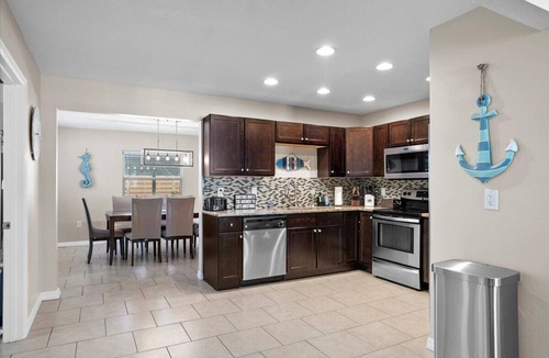 Gulf Gate Estates House | Tropical paradise with large heated pool near #1 award-winning Siesta Key Beach