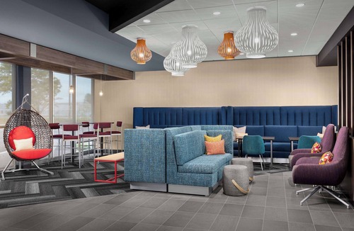 Summit Station Hotel | Tru By Hilton Columbus East Broad