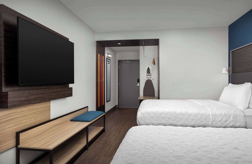 Summit Station Hotel | Tru By Hilton Columbus East Broad
