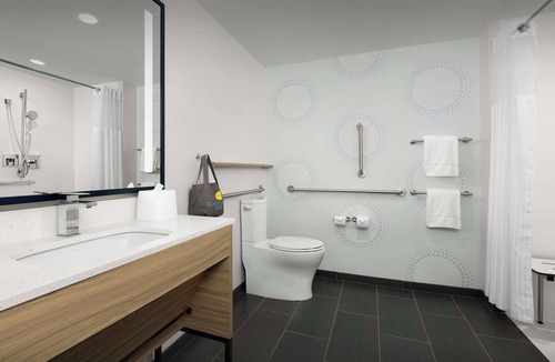 Summit Station Hotel | Tru By Hilton Columbus East Broad