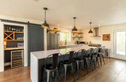 Fernie Ski Chalet | True North Chalet by Fernie Central Reservations