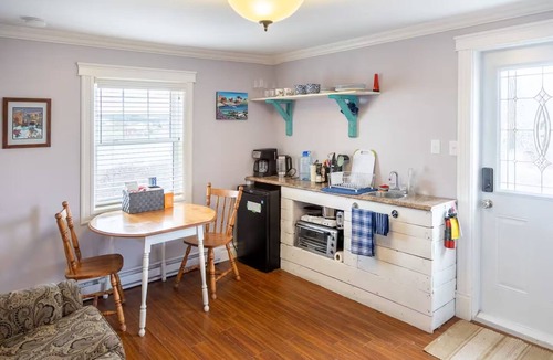 Twillingate House | Twillingate Little Suite w/Ocean & Garden View