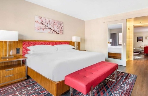 West End Hotel | Two 2BR Connecting Suites for Groups w/Free Breakfast | 0.5 Miles to Georgetown