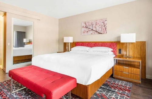 West End Hotel | Two 2BR Connecting Suites for Groups w/Free Breakfast | 0.5 Miles to Georgetown
