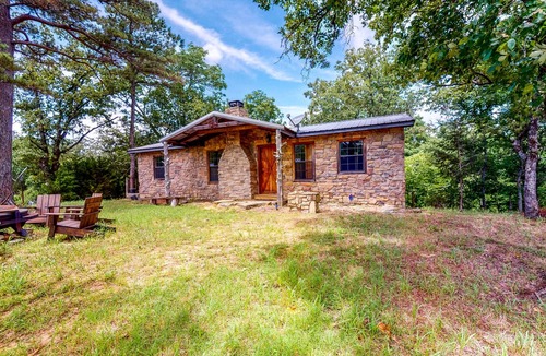 Stringtown House | Two Adjacent Cabins - Channel Access, Kayaks, Canoe & Firepit - Dog-Friendly