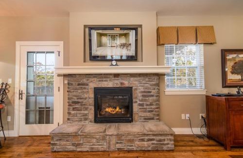 Branson Apartment | Two Bedroom Villa in the Heart of Branson