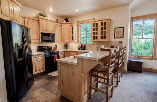Downtown Park City Condo | Two Blocks from Park City Mountain Resorts -Town Pointe A 301