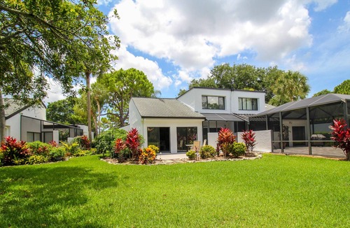 The Meadows House | Two-Story Townhome, The Heatherwood Haven