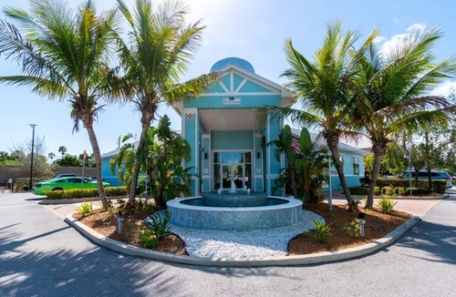 Merritt Island House | Two Waterfront Townhomes-Cape Crossing Resort