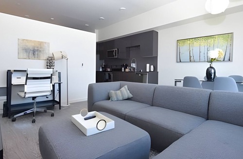Downtown Apartment | Ultra Modern Redmond 1BR 3 | Fast Wifi| Gym