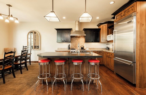 North Park City House | Unbeatable Location, Hot Tub, Luxury Townhome Park City Silver Star Ultimate! Ski In- Out!