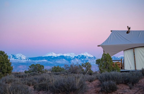 Moab Cabin | Under Canvas Moab