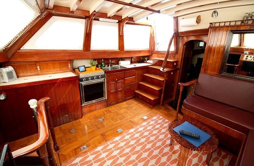 Thompson Square - Bunker Hill Boat Rental | Unique Sailboat Vacation in the Constitution Marina of Boston, Massachusetts