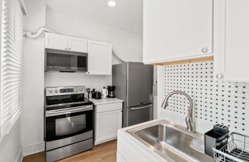 Park View Apartment | Unit # 1 - Right Next to Howard University