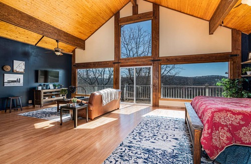 Ridgedale House | Unwind at Ozark Outdoor! Nestled in Nature-Pvt Firepit & Hot Tub-Near Big Cedar Cozy