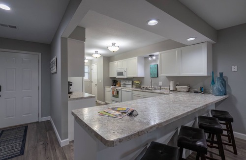 Branson Condo | Updated 2BR Walk-In Foothills Condo w/Indoor Pool + Hot Tub