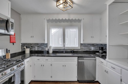 Clintonville House | Updated 4BR 2B Clintonville Cape Cod Close To OSU & Downtown
