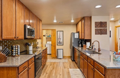 Pinetop Cabin | Updated 5 bedroom home in gated community of Pinetop Crossings! Pet Friendly!