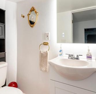 Southeast Apartment | Updated Apt with Private Entry and FREE Parking