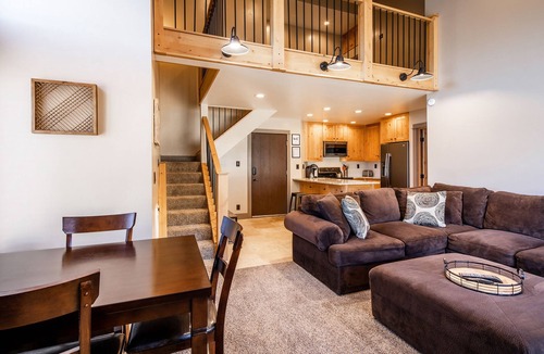 Brian Head Condo | Updated Corner Unit Condo. Next to Giant Steps Ski Lift.