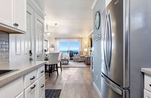 Wilmington Beach Condo | Upgraded for 2026 Huge Deck, Full-Size Pool, Beach Front, Linens Included
