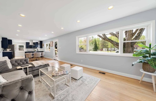 Arnold House | Upper Deck Modern Retreat