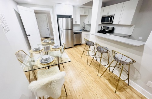 Kingman Park House | Upscale 4BDR Home @ Popular H Street Corridor+ Parking Free Cancellation