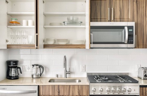 Downtown Seattle Apartment | Upscale First Hill Studio w/Gym & Coworking, by Blueground