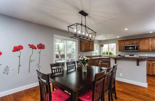 Meridian House | Upscale House for up to 20 with Fire Pit & Pool