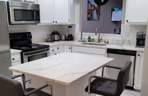 Odenton House | Upscale Luxury Townhouse, 3 BR, 2.5 bath near Fort Meade, Deck