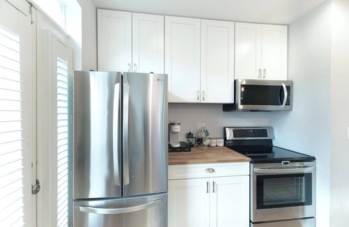 Southwest Quadrant House | Upscale Old Town Alexandria Retreat - Walk to King St Metro