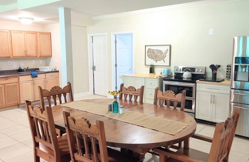 West Springfield Apartment | Urban Oasis I Large 2bd/1ba I Surrounded by Nature I 30 mins to DC
