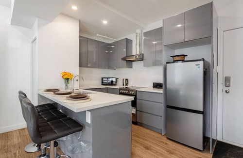 Downtown Montreal Apartment | Urban Oasis on Bishop – Live the MTL Vibe