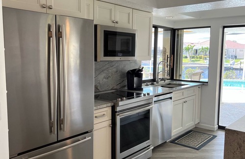 Punta Gorda House | Vacation Paradise Sailboat Access Waterfront ! Heated Pool, Close to Downtown