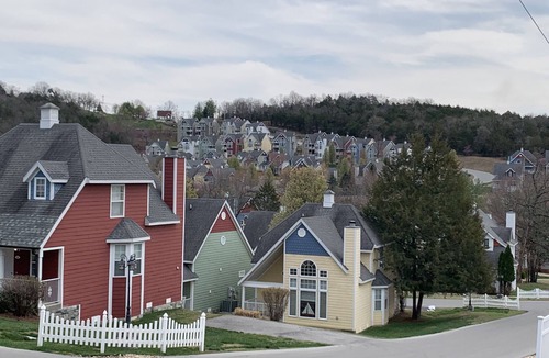 Branson Cottage | Vacation Time! 2BDR family cottage in Stormy Point Village Resort.
