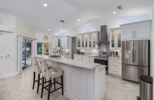 Pelican Villa | Vacation Villa - Cape Coral - Canal - Pool - Spa - Southern Exposure