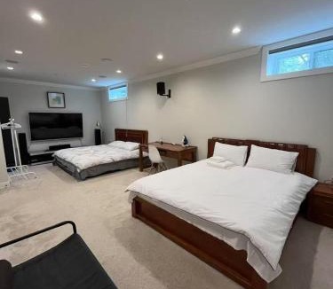 Dunbar House | Vancouver UBC University Villa B&B 35