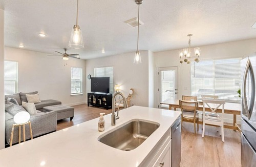 Saratoga Springs Villa | Velvet Springs Retreat | Pool+Gym | Near Utah Lake