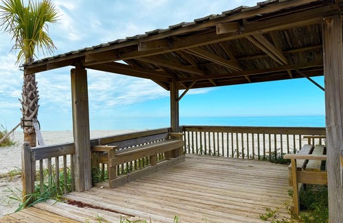 Golden Beach Villa | Venice Villas 1BR – Pool & Grill on Golden Beach