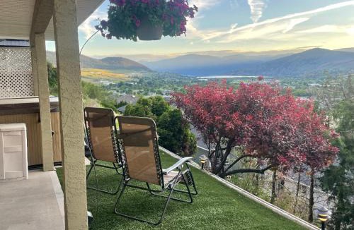 Vernon Apartment | Vernon Valley and Lake View with private Hot Tub