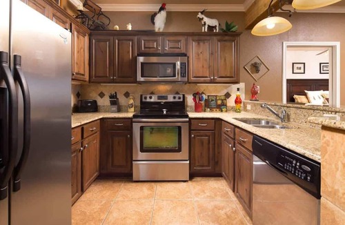 Gruene Condo | VG 306 Historic Gruene on the Guadalupe with Pool!