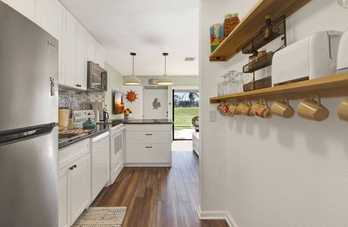 Bunker Oaks Condo | Vibrant 1bed/1bath Golf Course Front in the Meadows