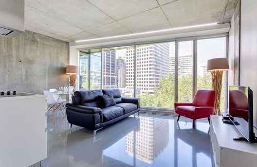 International District Apartment | Vibrant 2BR- Near Old Montreal w/Hot tub