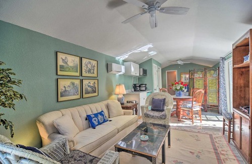 Indian Beach Sapphire Shores Apartment | Vibrant Sarasota Studio < 1 Mile from the Beach!