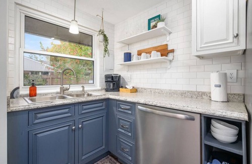 Westerville House | Vienna Vale - 3BR 2BA Ranch in Quiet Neighborhood